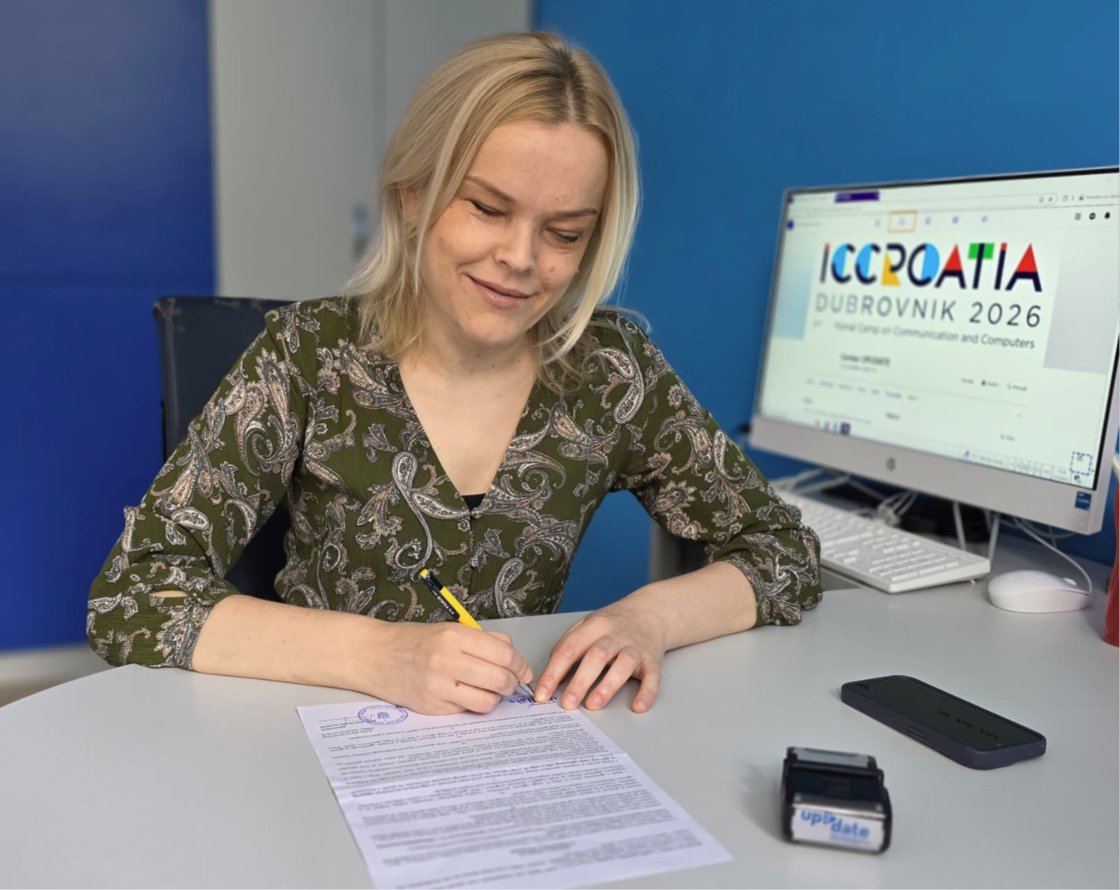 Marija Livajušić potpisuje ugovor